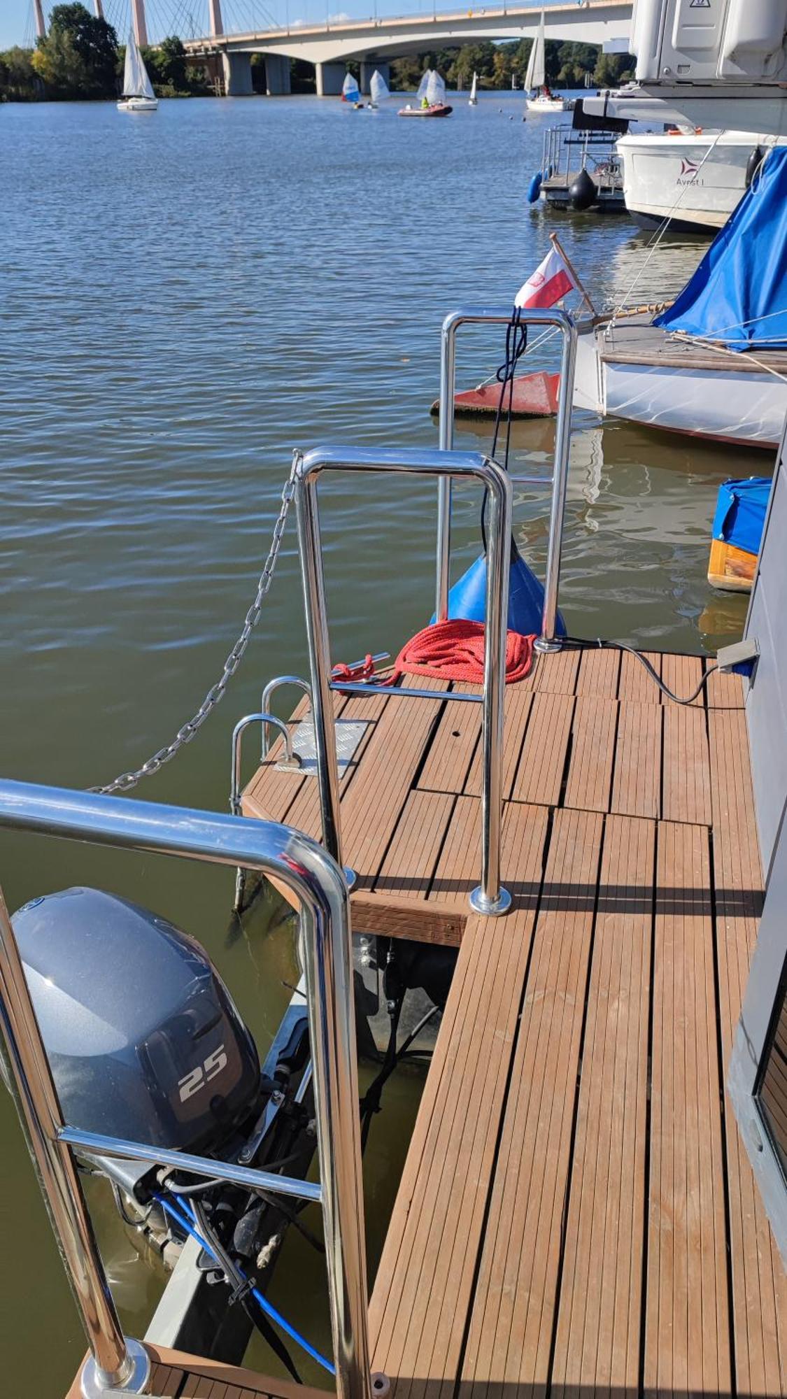 Houseboat Water Boy Apartament Plywajacy Dom Na Wodzie Lodz Uraz  Exterior foto