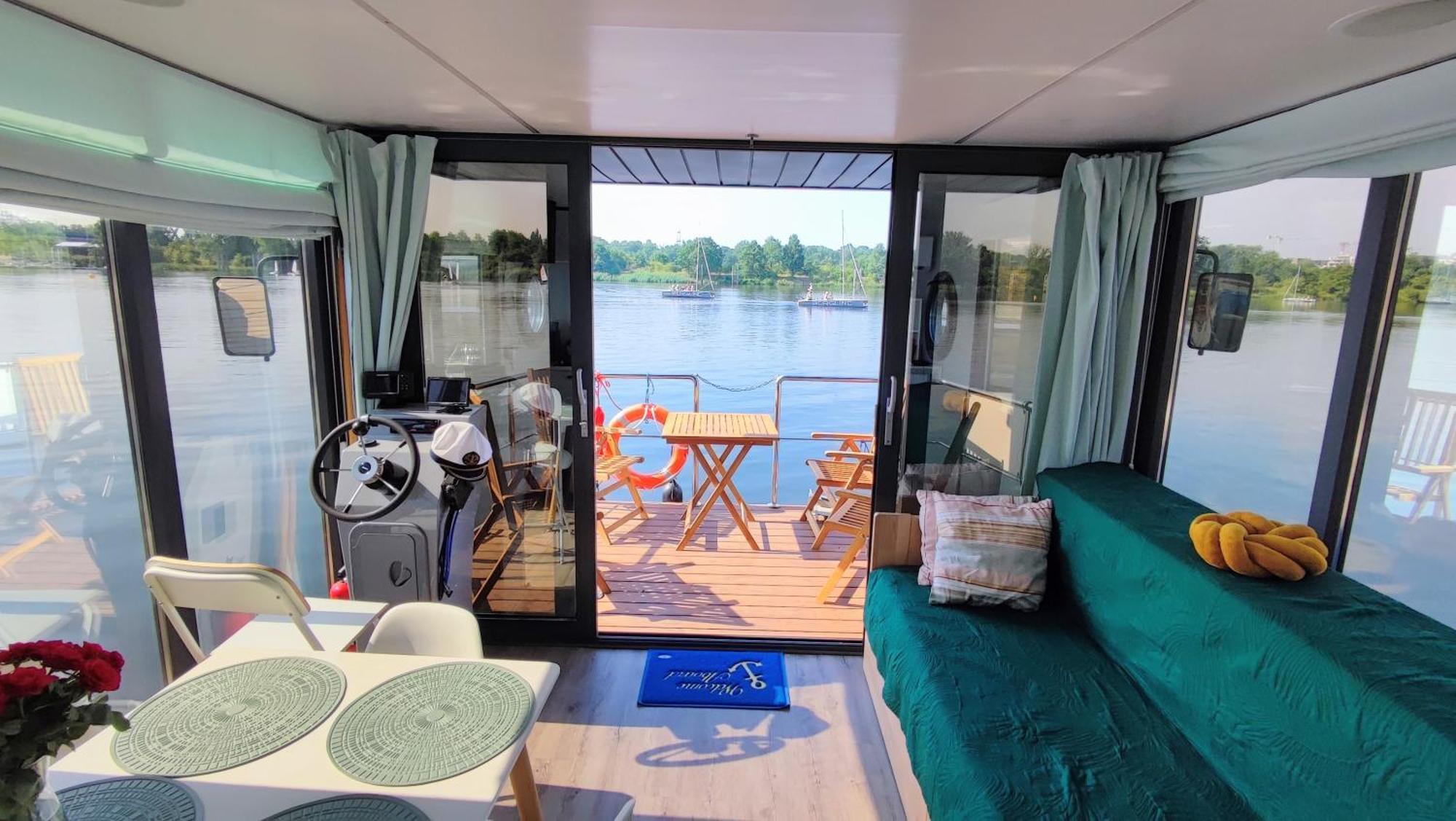 Houseboat Water Boy Apartament Plywajacy Dom Na Wodzie Lodz Uraz  Exterior foto